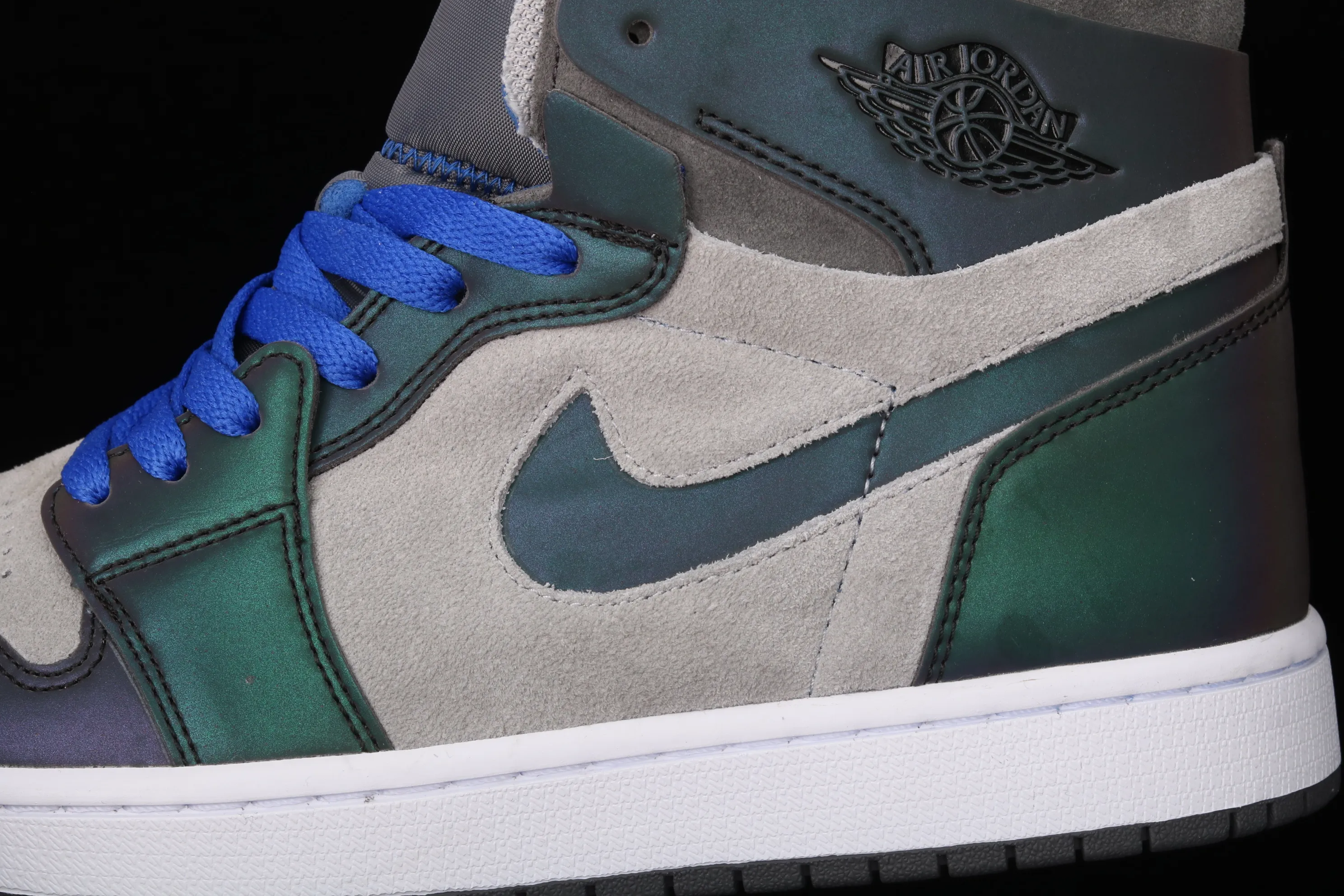 All categories Air Jordan Jordan series basketball shoes Air Jordan 1 High Special offer LPL x Air Jordan 1 Zoom Comfort "Iridescent" AJ1 Joe 1 joint League of Legends theme basketball shoes DD1453-001